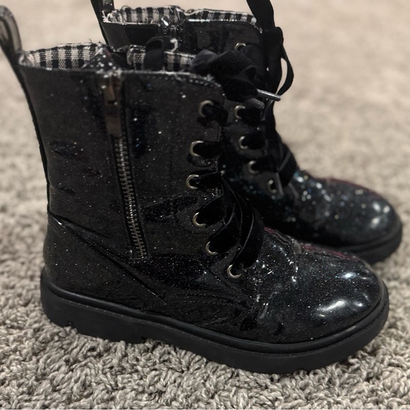 Girls Sparkly Black Combat Boots, size 2 - Picture 3 of 16